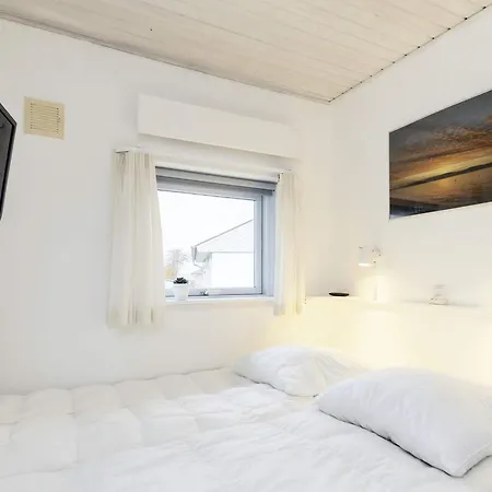 4 Person In Aeroskobing-by Traum Ærøskøbing