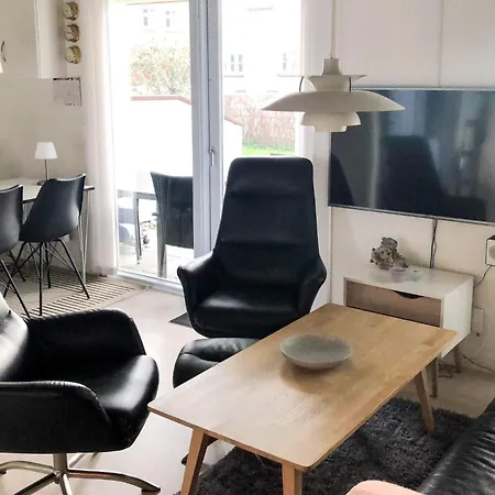 4 Person In Aeroskobing-by Traum * Эрёскёбинг